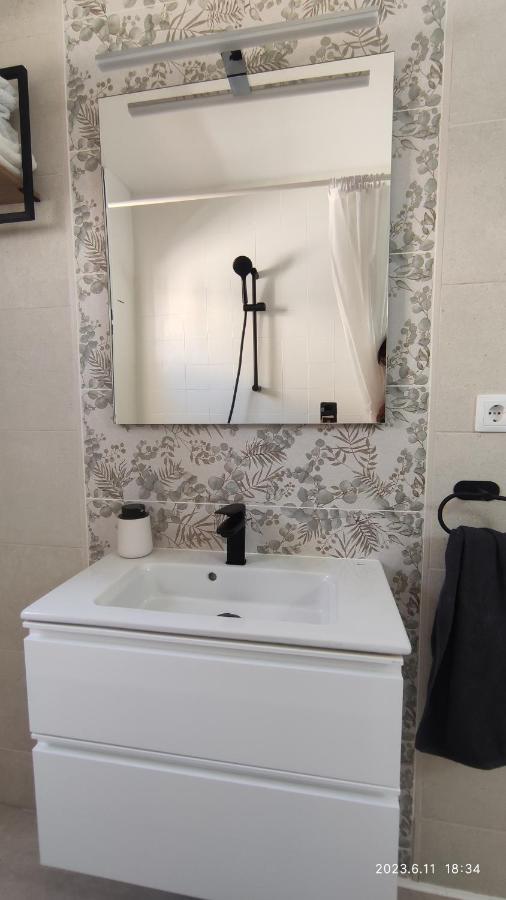 Rosalia Playa San Cristobal Wifi Netflix Apartment อัลมูเญการ์ ภายนอก รูปภาพ