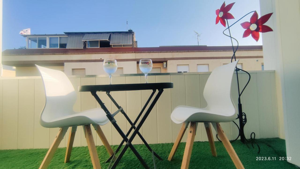 Rosalia Playa San Cristobal Wifi Netflix Apartment อัลมูเญการ์ ภายนอก รูปภาพ