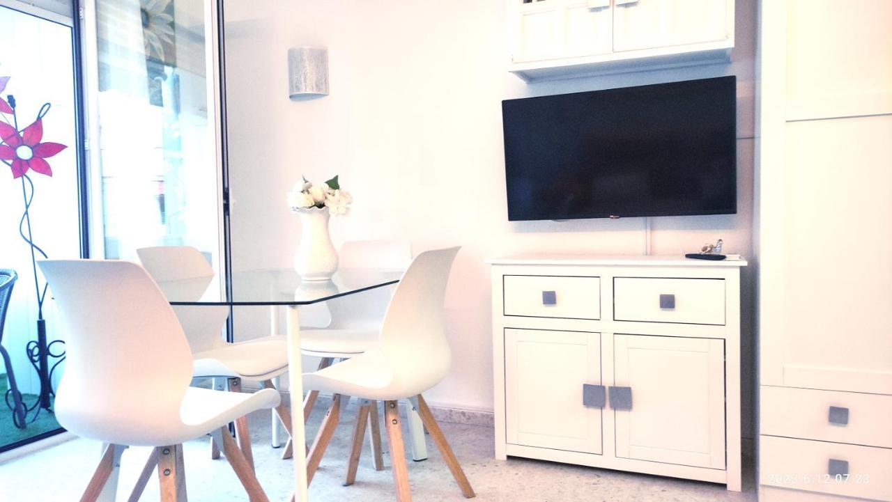 Rosalia Playa San Cristobal Wifi Netflix Apartment อัลมูเญการ์ ภายนอก รูปภาพ